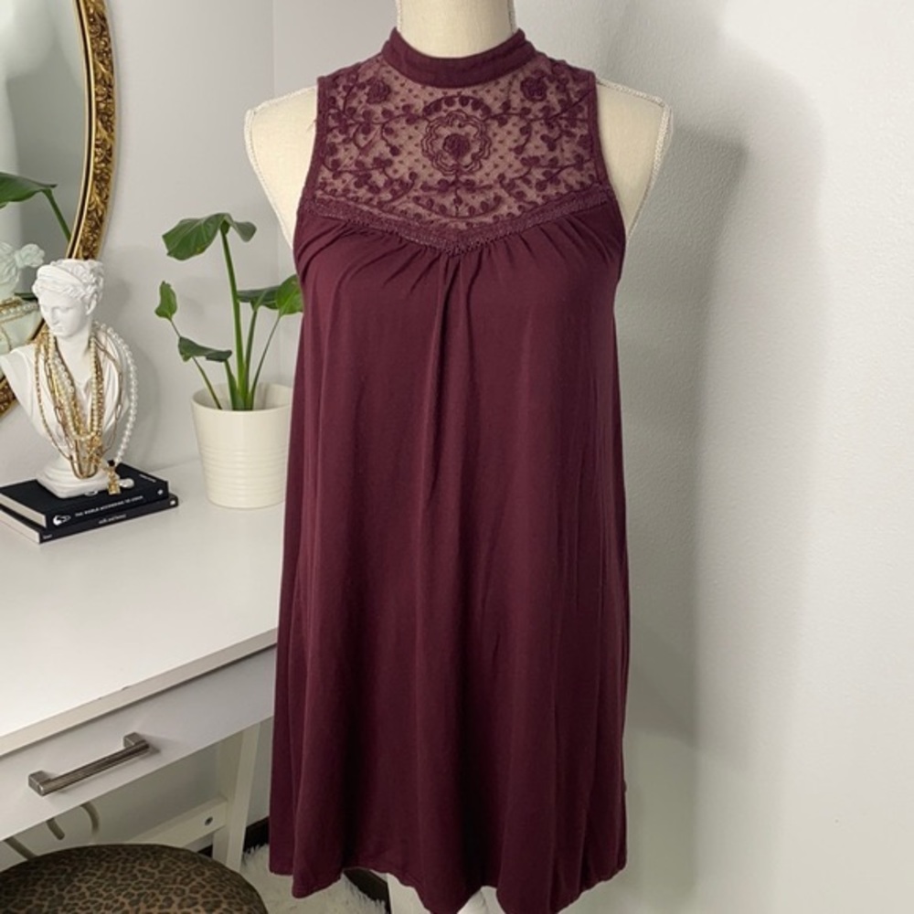 American eagle lace mock neck shift dress in red maroon burgundy size small